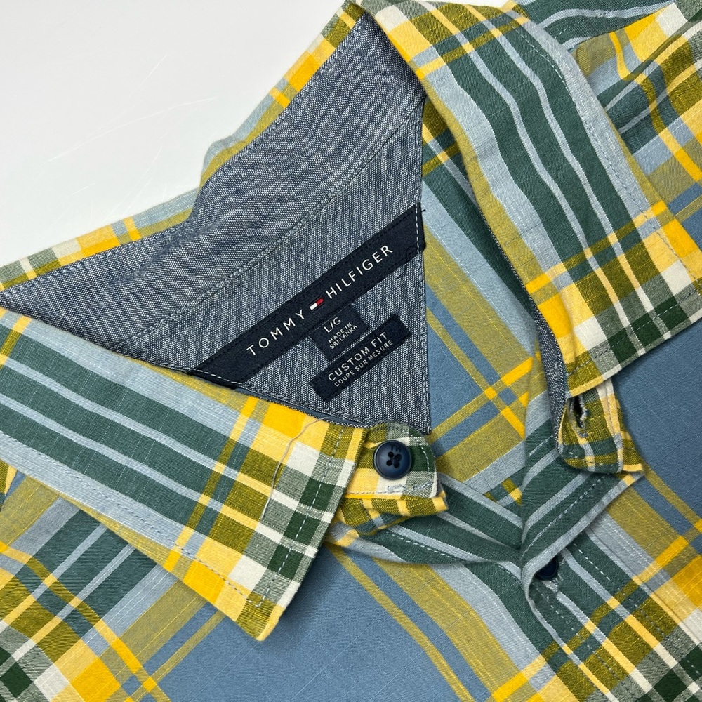 Tommy Hilfiger button down flannel size Large